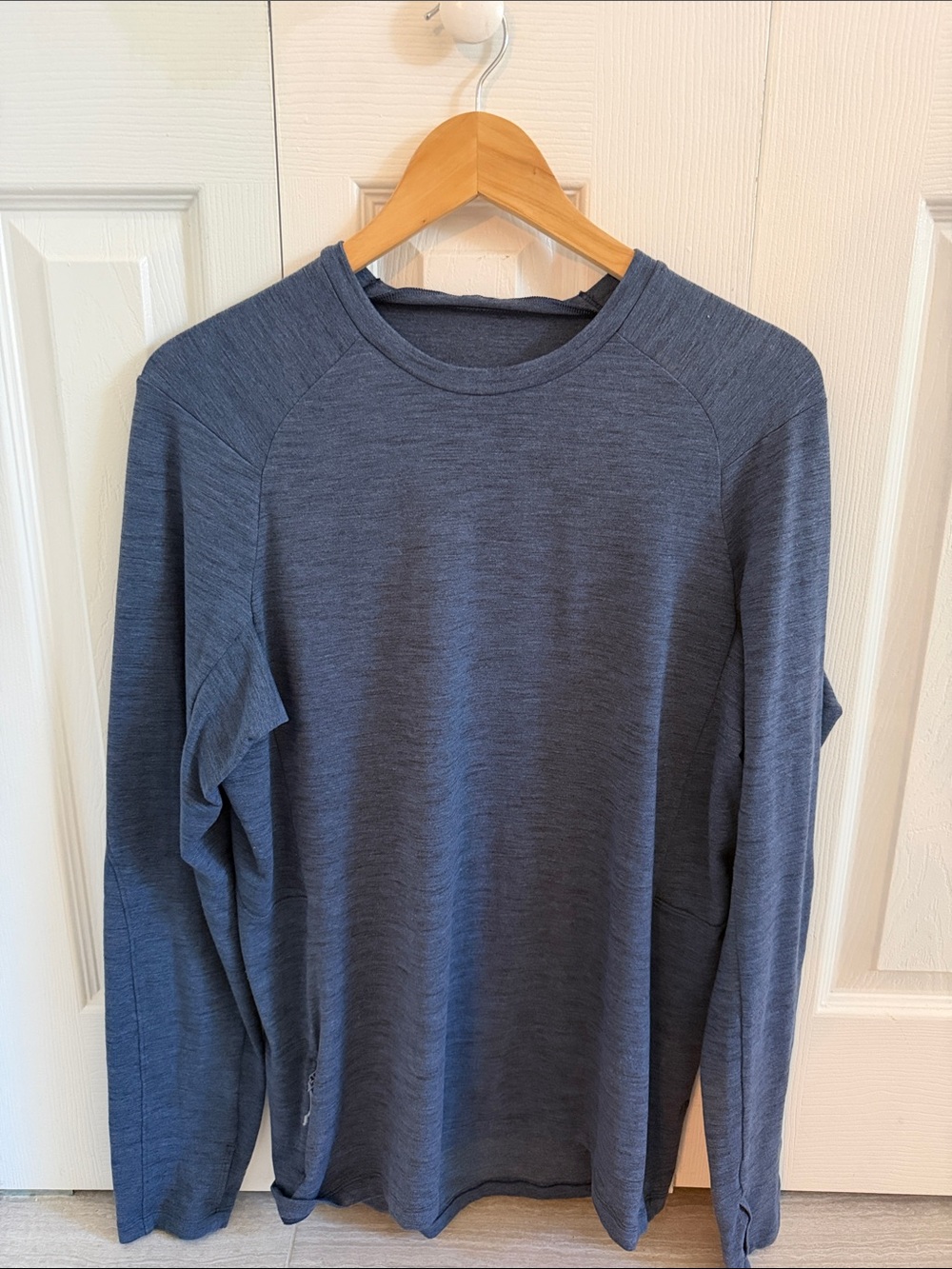 lululemon athletica Men's Long-Sleeve Crew in Heather Navy